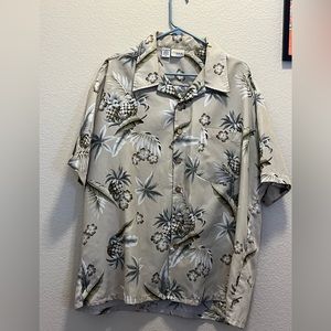 Men’s Hawaiian dress shirt